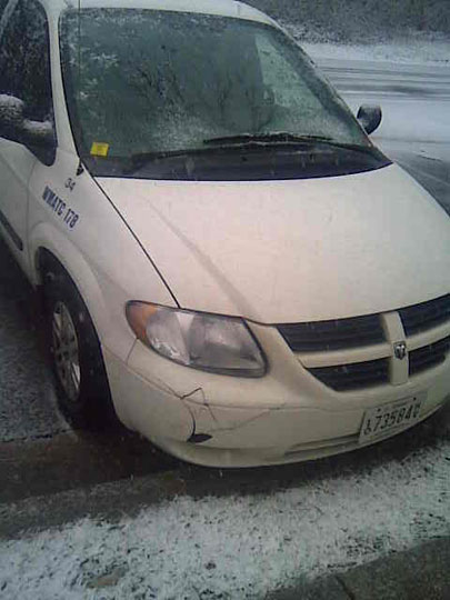 Dodge caravan crashes
